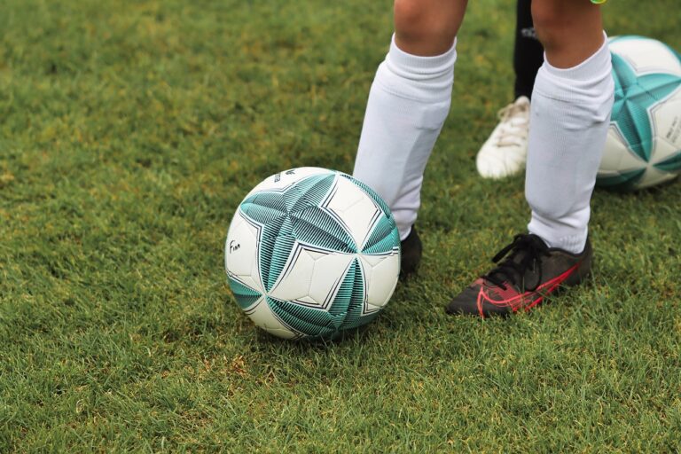 Master the Pitch: How to Predict Football Match Result Smartly